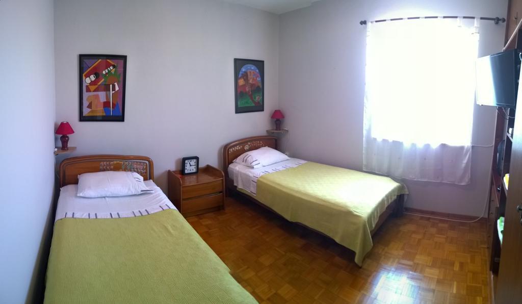 Apartments Free Parking Big Garden Apartment Peroj